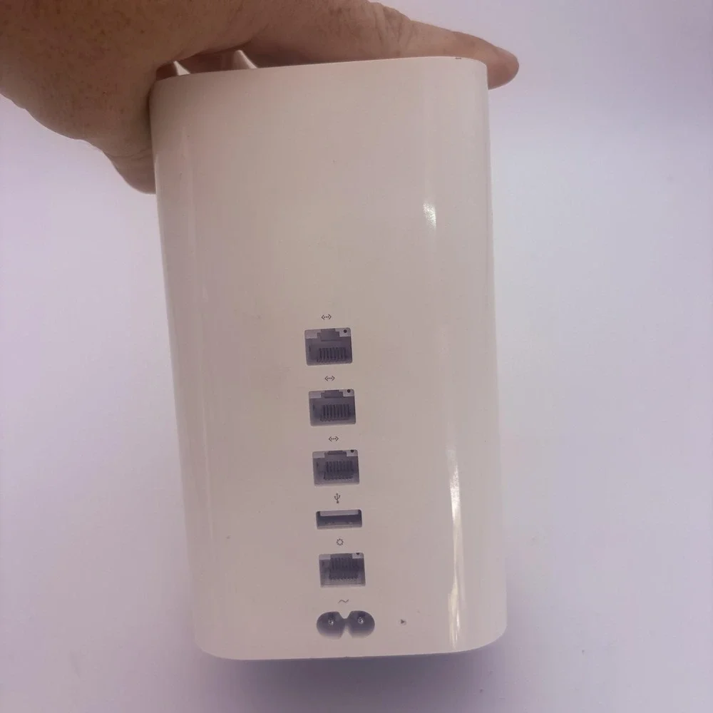 Apple AirPort Extreme A1521 Dual-Band Wi-Fi Router 1300 Mbps Gigabit White